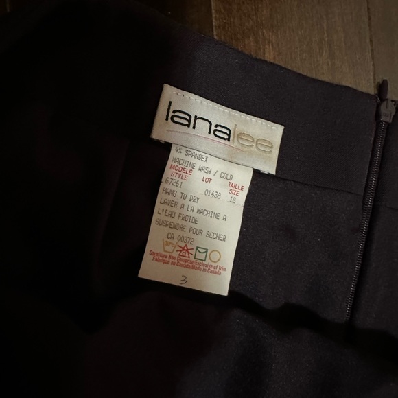 18 Purple aline skirt with split in back and belt detail on waist - Picture 3 of 6